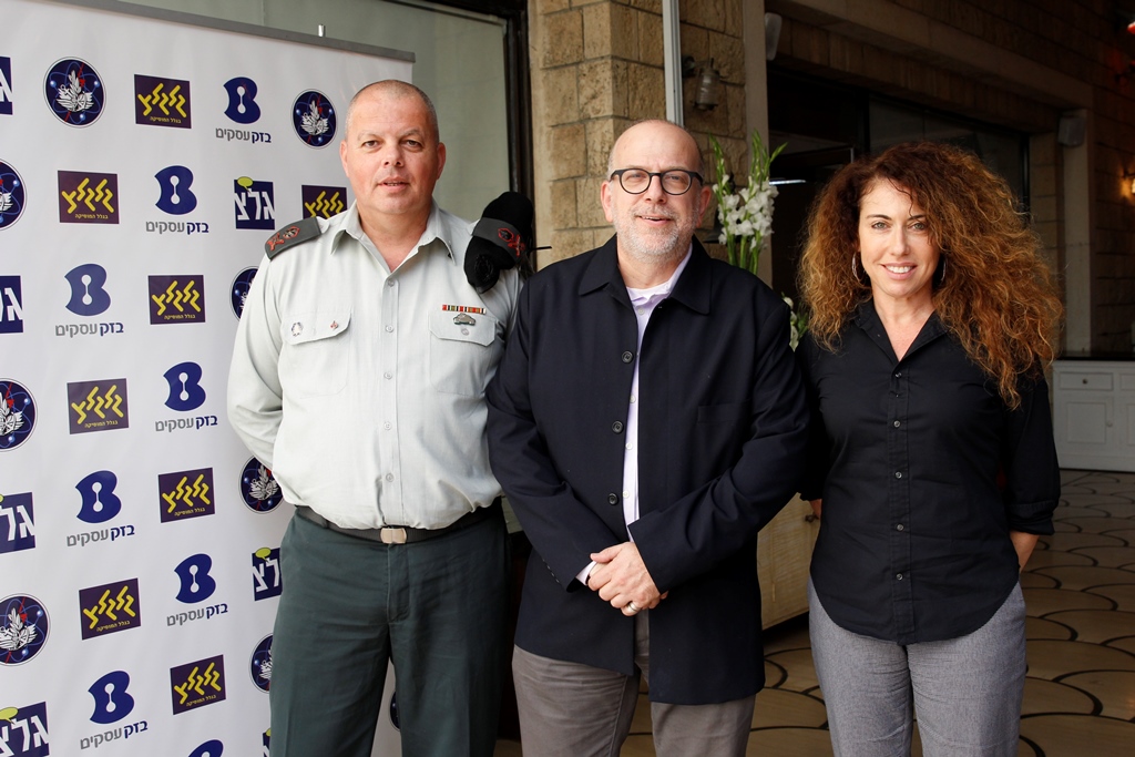 אירוע בזק גלי צהל - בתמונה סטלה הנדלר מנכל בזק ירון דקל מפקד גלצ והאלוף מוסקוביץ